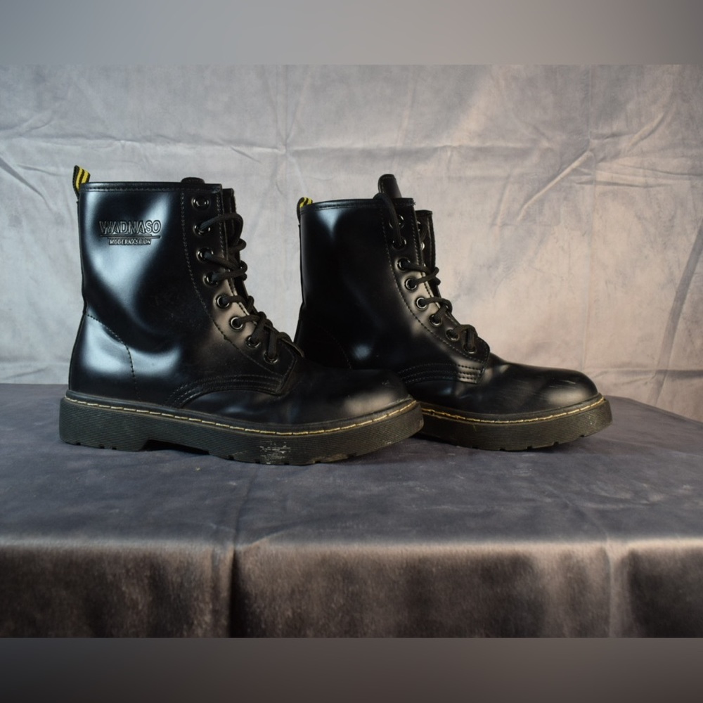 Wadnaso Women’s Combat Boots Size 8.5